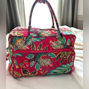 Lk New Vera Bradley Weekender overnight carryon bag quilted Red floral batik